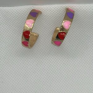 Vintage :Heart Hoops earring gold tone 🩷 💜 ❤️